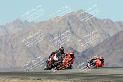 media/Dec-01-2025-Moto Forza (Mon) [[2daa91e15f]]/1-Advanced Group/Session 4 Turn 9/